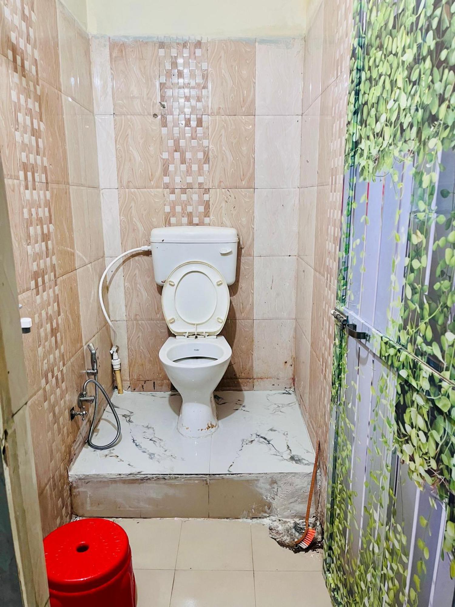 Rai Guest House Уджайн Екстериор снимка