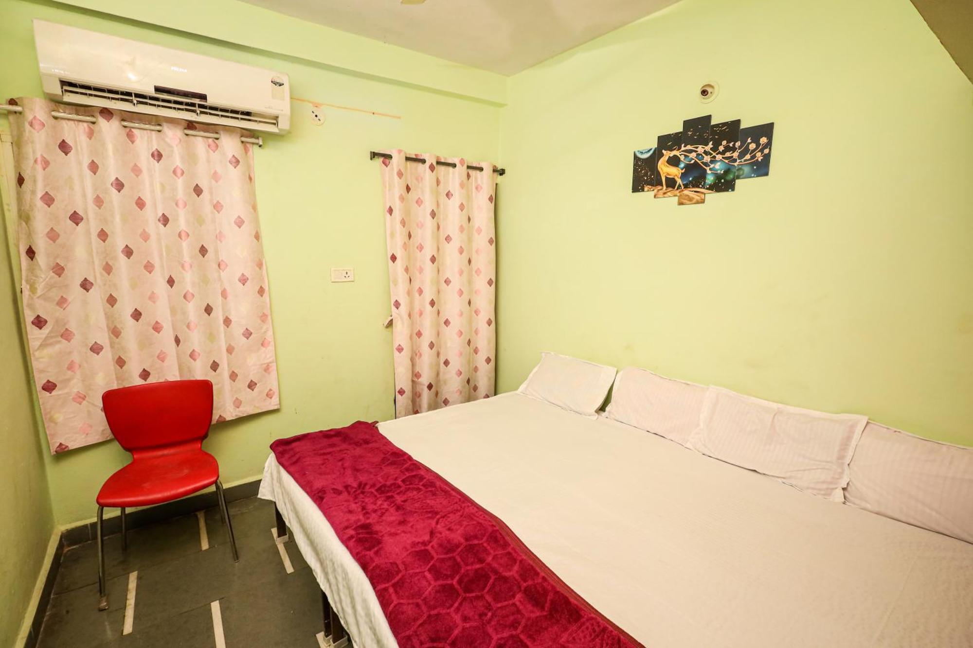 Rai Guest House Уджайн Екстериор снимка