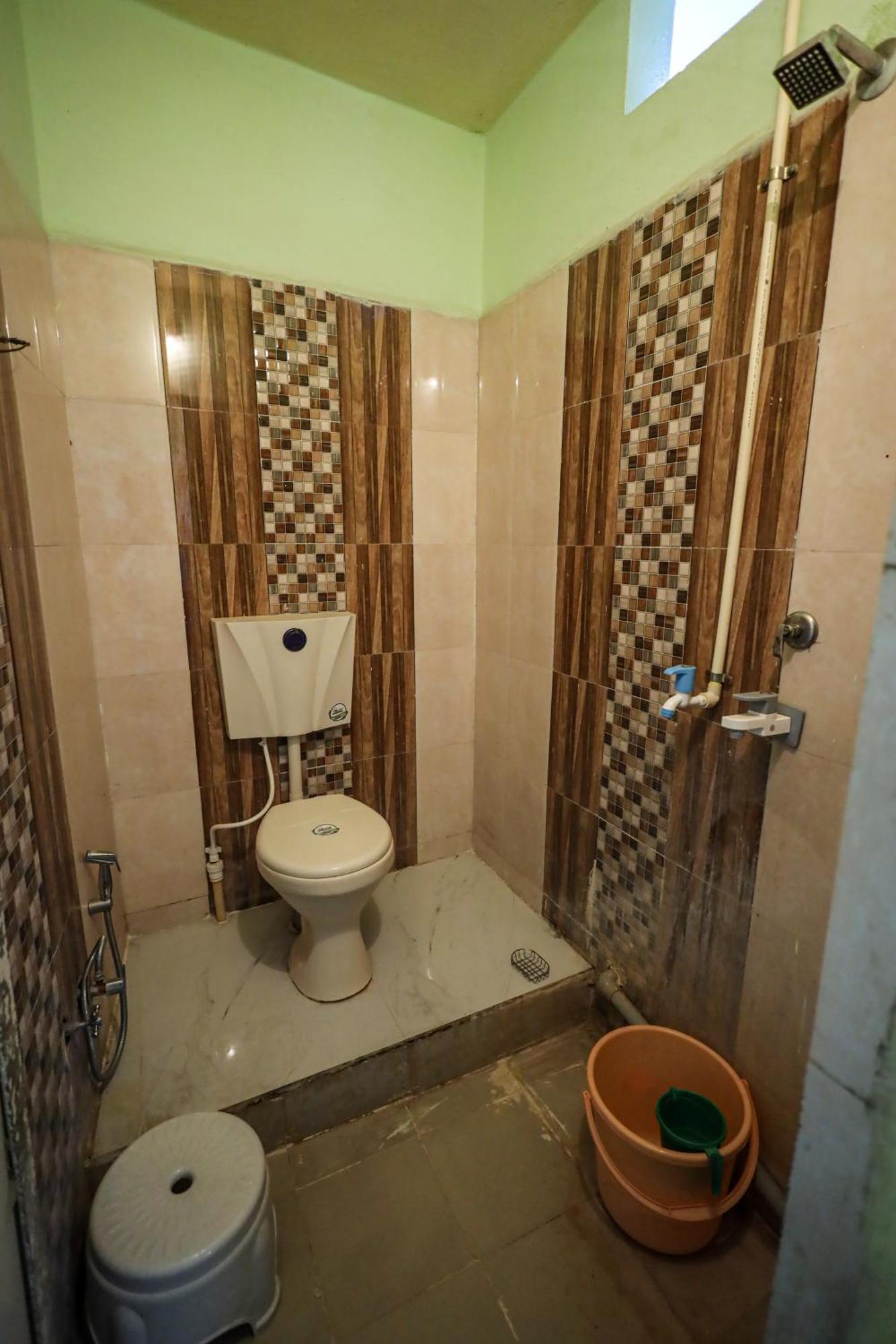 Rai Guest House Уджайн Екстериор снимка