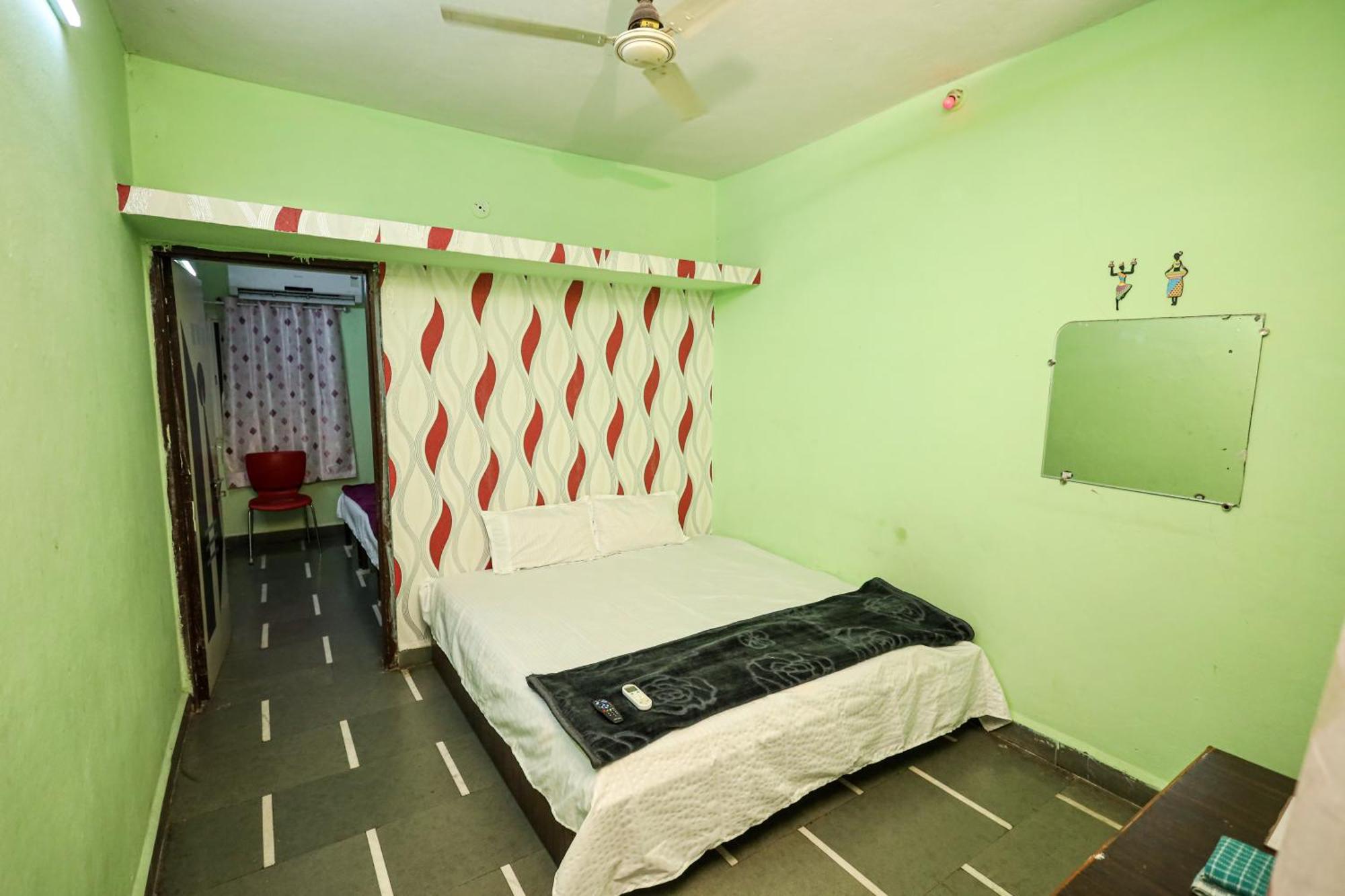 Rai Guest House Уджайн Екстериор снимка