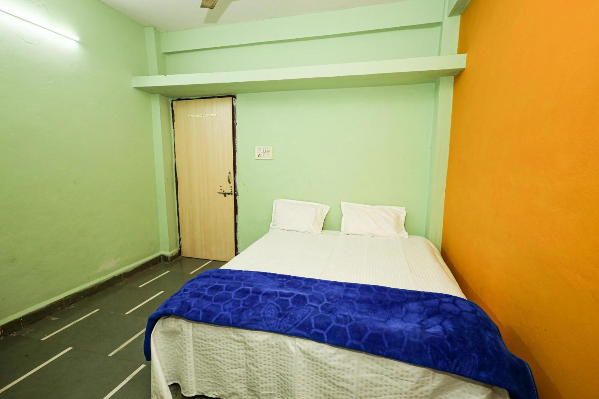 Rai Guest House Уджайн Екстериор снимка